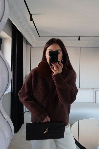 Özge Özgenç Yakası Kürklü Gizli Fermuarlı Yün Ceket