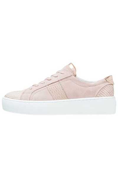WildFashion Leather sneakers with laces and metallic accents CH2463-5222