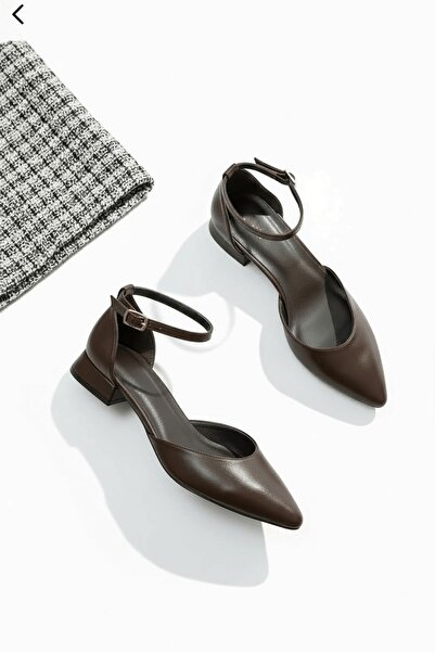 DURUNUN BUTİĞİ Обувки с ток и заострени върхове в цвят карамел (3 см ток)