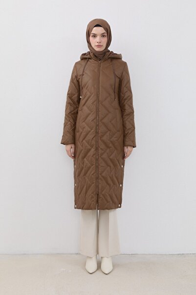 Nihan Kuşgözü Detaylı Kapitone Kaban Camel