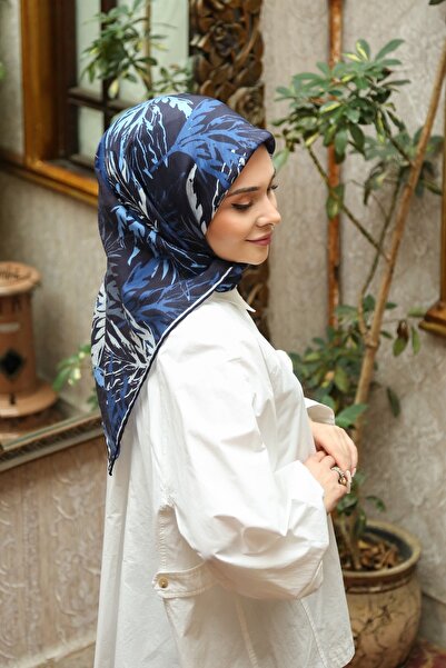 Tesettürnağme Eșarfă EcoZen TN2105 Motiv floral 06-Indigo-Negru-Alb