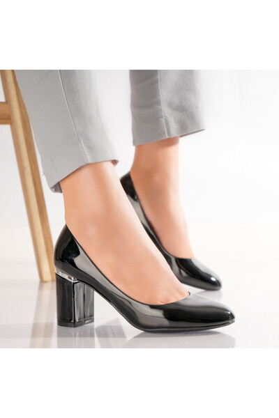 Botinelli Pantofi cu toc negru pentru femei, din piele ecologică lăcuită, Bel...