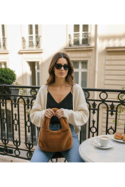 Mollycrush حقيبة كتف نسائية من القطيفة |   موديل يومي بسحاب باللون البيج