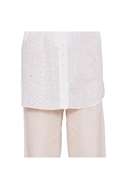 Levidor Women's white lace-trimmed shirt undershirt 210034