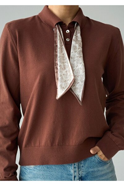 Qu Style Fularlı Yakalı Triko Kazak