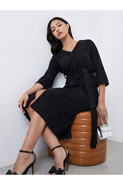 Styli فستان ميدي أسود منقوش بأكمام ثلاثة أرباع