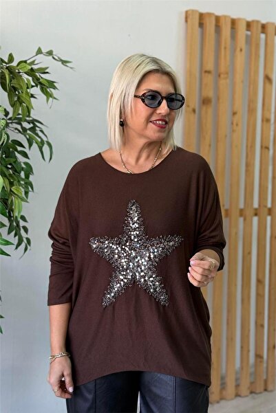 By Esra Celkan Kahve Yıldız İşlemeli Verev Kesim Tunik Bluz