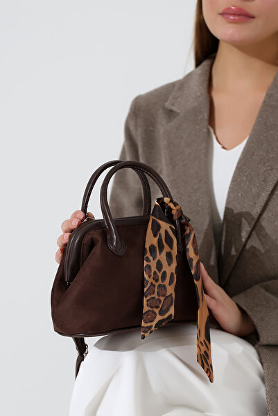 BALANZ حقيبة نسائية أنيقة للحمل على الكتف واليد مع تفاصيل وشاح