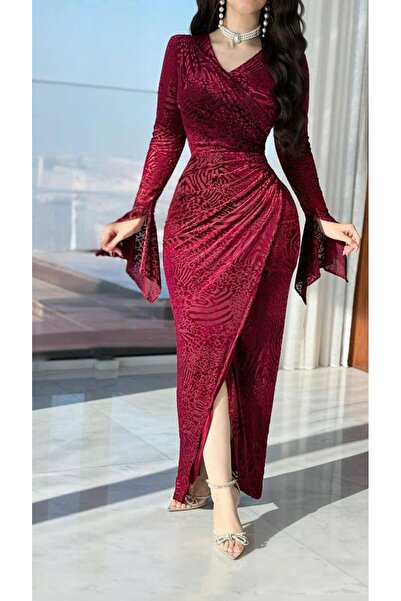 VİVİ فستان مخملي عنابي لف بقصة ضيقة