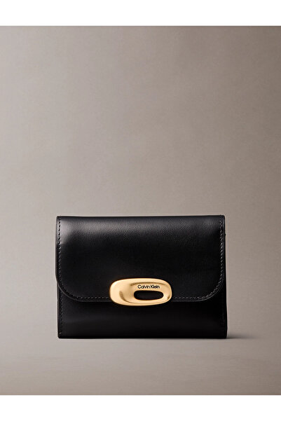 Calvin Klein Kadın Metalik Aksesuar Kapamalı Bozuk Para Bölmeli Deri Siyah Cüzdan LV04F1116G-UB1