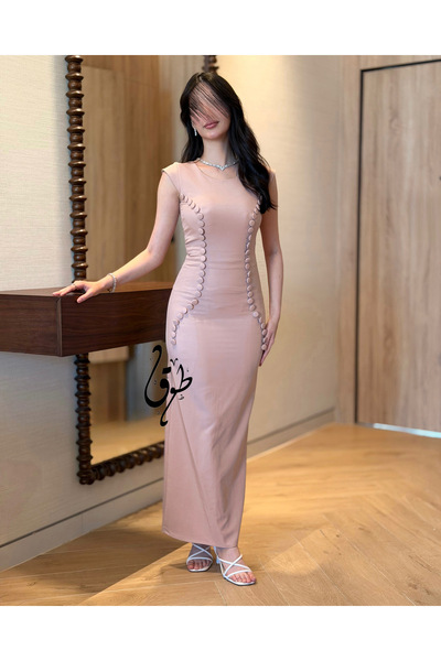 toog فستان طويل سادة بتصميم أنثوي وتفصيل جانبي أنيق