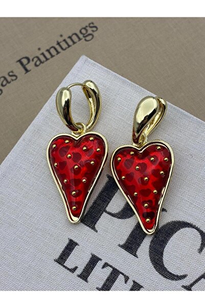 Hedef Bijuteri أقراط متدلية على شكل قلب من الفراولة الحمراء مزينة بالخرز الذهبي