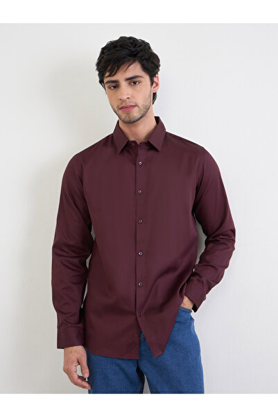 Styli قميص قطني ليكرا سادة قصة ضيقة وياقة عريضة