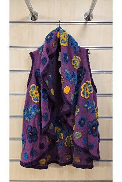 Park Moda Felt Vest with Embossed Floral Pattern