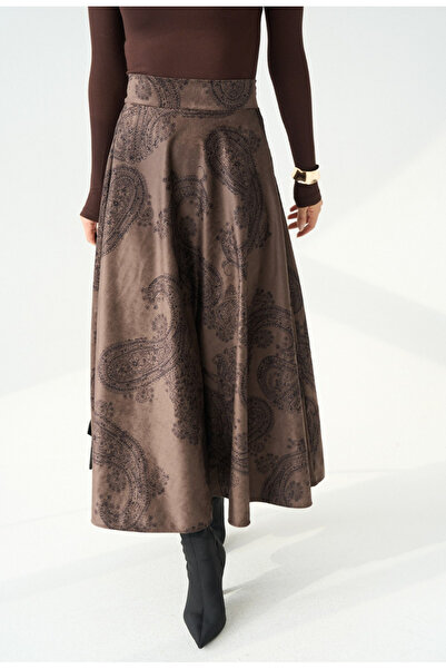 QUSTYLE Süet Desenli Uzun Etek Kahve DE251137