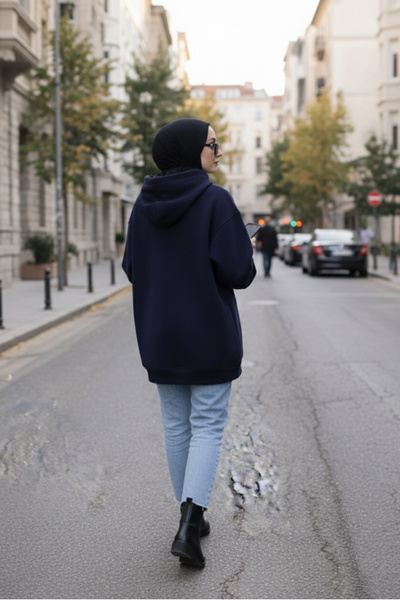 Zeneva Collection Hanorac gros din bumbac bleumarin cu glugă și 3 fire de ață, cu detalii brodate