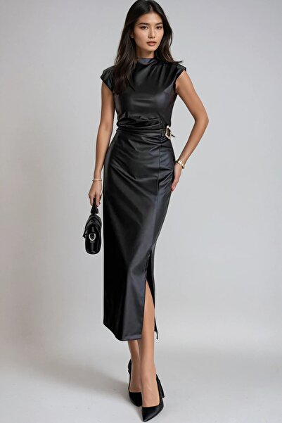 Trend Alaçatı Stili Kadın Siyah Toka Detaylı Büzgülü Maxi Boy Suni Deri Elbise Alc-X14818