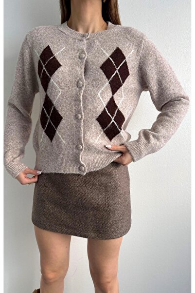 fujya Baklava Pattern Embellished Buttoned Knit Cardigan