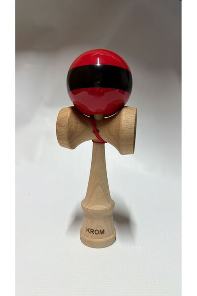 Kendama KROM – Κλασικό μοντέλο, ξύλο οξιάς, κόκκινο-μαύρο χρώμα