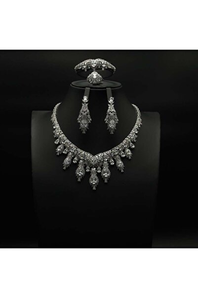 Generic طقم زيركون نسائي أنيق – تصميم راقٍ لإطلالة مميزة