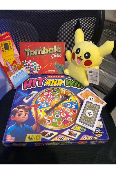 Toys ألعاب ممتعة في صندوق للاحتفال بعيد الميلاد