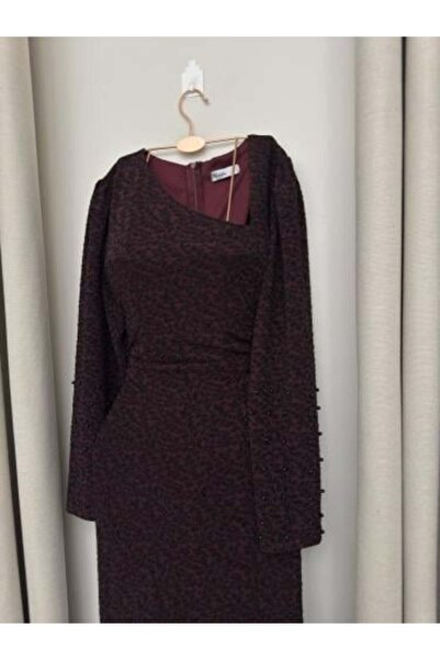 Thara burgundy dress