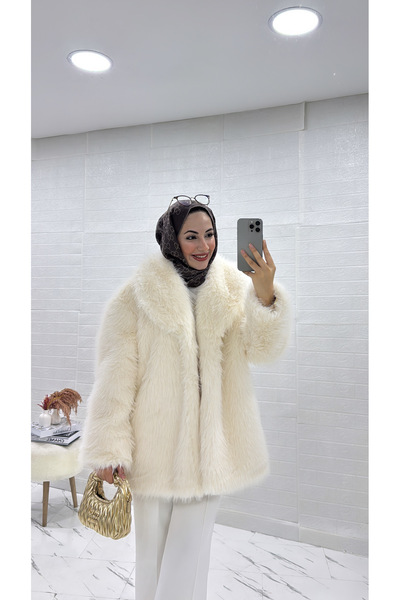 İlaydaalgül ASTALI YAKALI BEYAZ KÜRK , TESETTÜR KÜRK