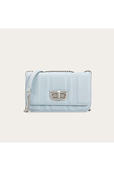 Generic A perfect everyday bag in a light blue color.