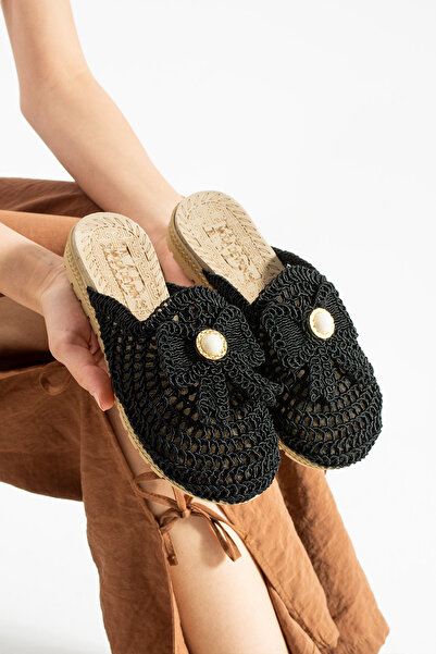 Moda Devrin Black Closed-Front Bow Tie Straw Knit Outdoor and Home Slippers