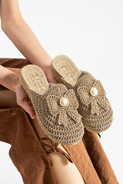 Moda Devrin Mink Closed-Front Bow Tie Straw Knit Outdoor and Home Slippers