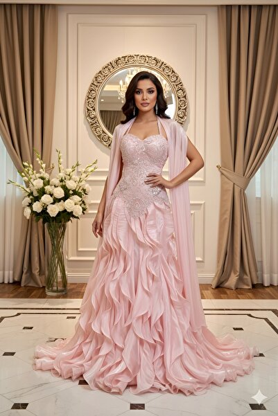 TOP BERLANTY Women's pink sequined evening dress with a ruffled skirt - a royal look with a separate shawl