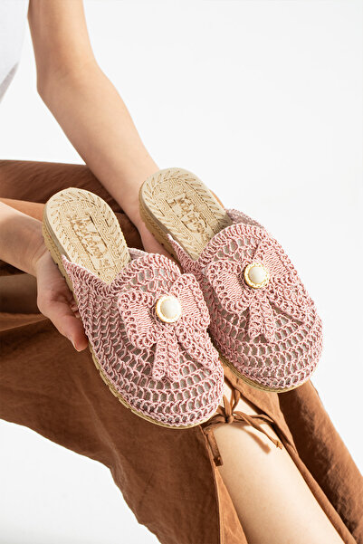 Moda Devrin Powder Closed-Front Bow Tie Straw Knit Outdoor and Home Slippers