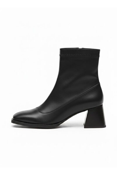 LEVONYA Black Back Zipper Heeled Boots