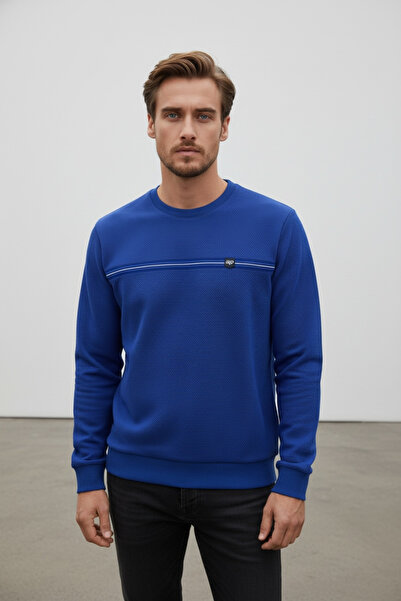 Piyera قميص رجالي من Mare Jaker برقبة دائرية وشريط على الصدر أزرق بلون الكوبالت