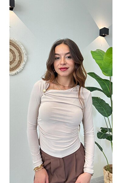 AY TEKSTİL Aksesuar Detaylı Sandy Asimetrik Yaka Kadın Bluz