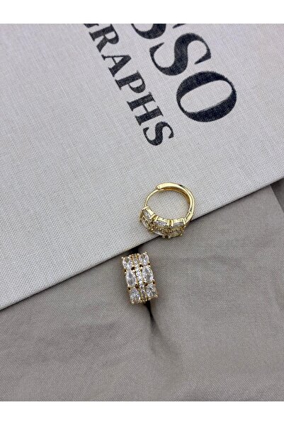 Hedef Bijuteri أقراط دائرية بيضاوية الشكل مرصعة بالأحجار الكريمة باللون الذهب...