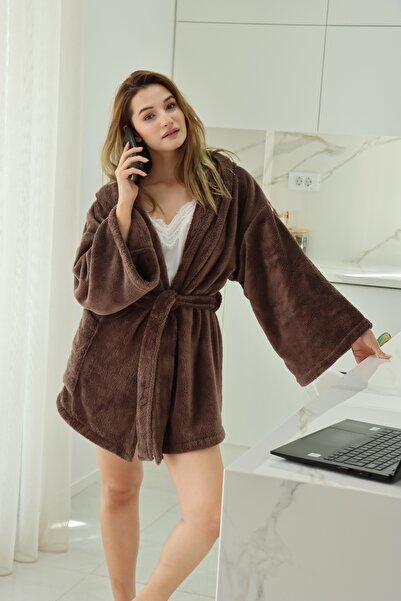 CAKKATEX Wellsoft Plush Extra Soft Hooded Short Dressing Gown with Pocket Detail