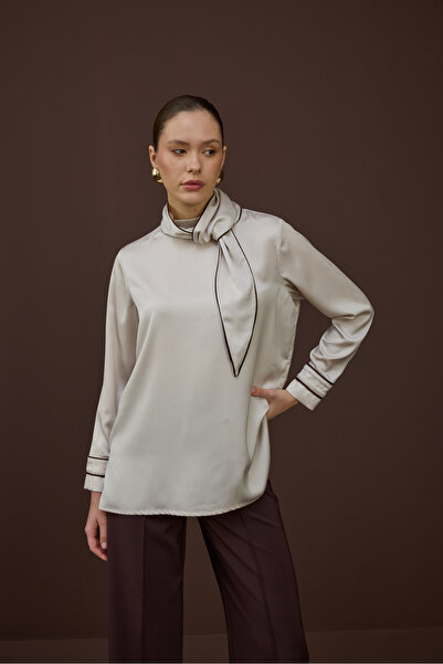 NUR KALAY COLLECTION BİYELİ SATEN BLUZ