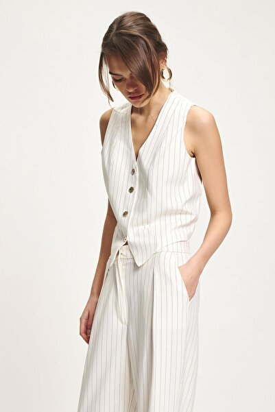 Lijuri Buttoned and lined v-neck striped vest 5188 r4-a-k2