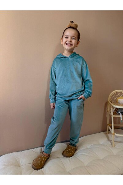 Özeniş بدلة مخملية