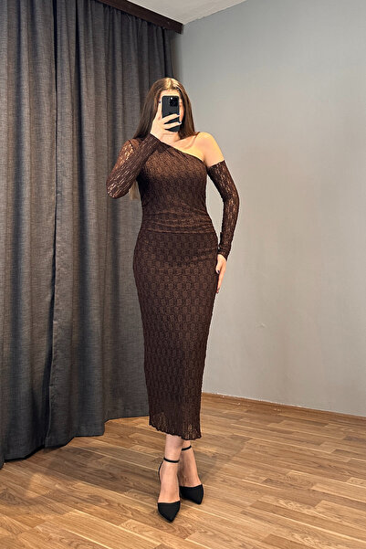 Sorridi Dantel Tek Omuz Drapeli Arkası Yırtmaçlı Maxi Elbise