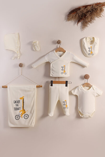 Election 7-Piece Hospital Discharge Gown with Giraffe Pattern