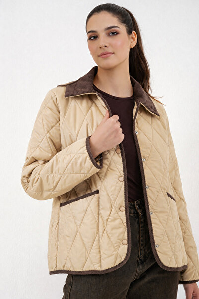 Nagihan Butik Kadın Bej Kapitone Mont – Oversize Fit, Düğmeli, Günlük & Şık K...