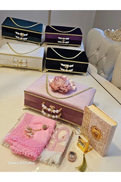 AGH Değerli Hediyeler Lüks Ayaklı Kadife Sandık İçinde İsimli Kuran, Seccade ...