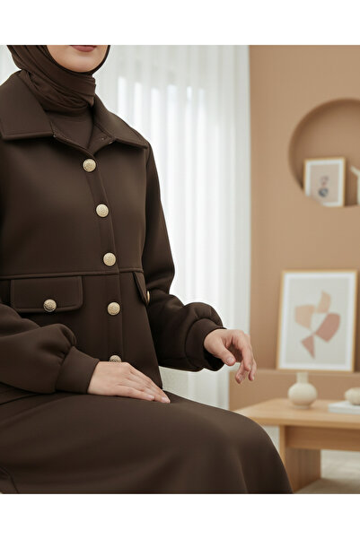 Modamorfo Costum de scuba cu fustă cu nasturi și detalii la buzunare - Maro