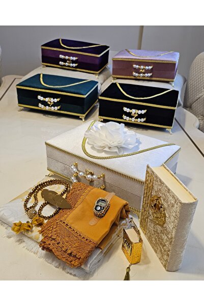 AGH Değerli Hediyeler Lüks Ayaklı Kadife Sandık İçinde İsimli Kuran, Seccade ...