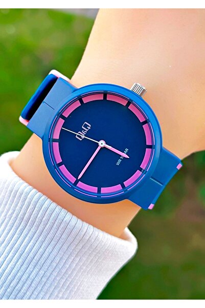 Q&Q 10 Atm Waterproof Unisex Wristwatch with Silicone Strap