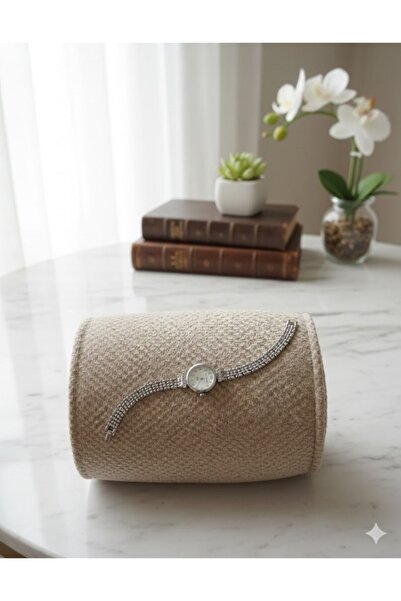 TChic ساعة فضية اللون مع حزام من الخيزران