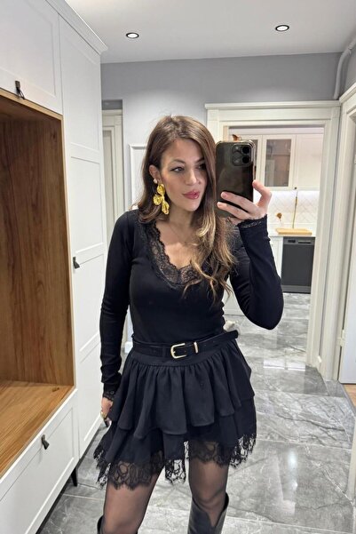 Banu Angay Dantel Detaylı Kemerli Mini Etek Siyah