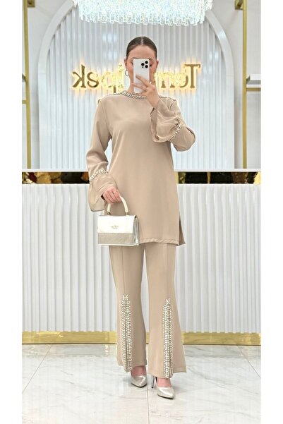 Etrucci Σετ με διακοσμητικά στοιχεία από πέτρες στο μπροστινό γιακά, τα μανίκ...